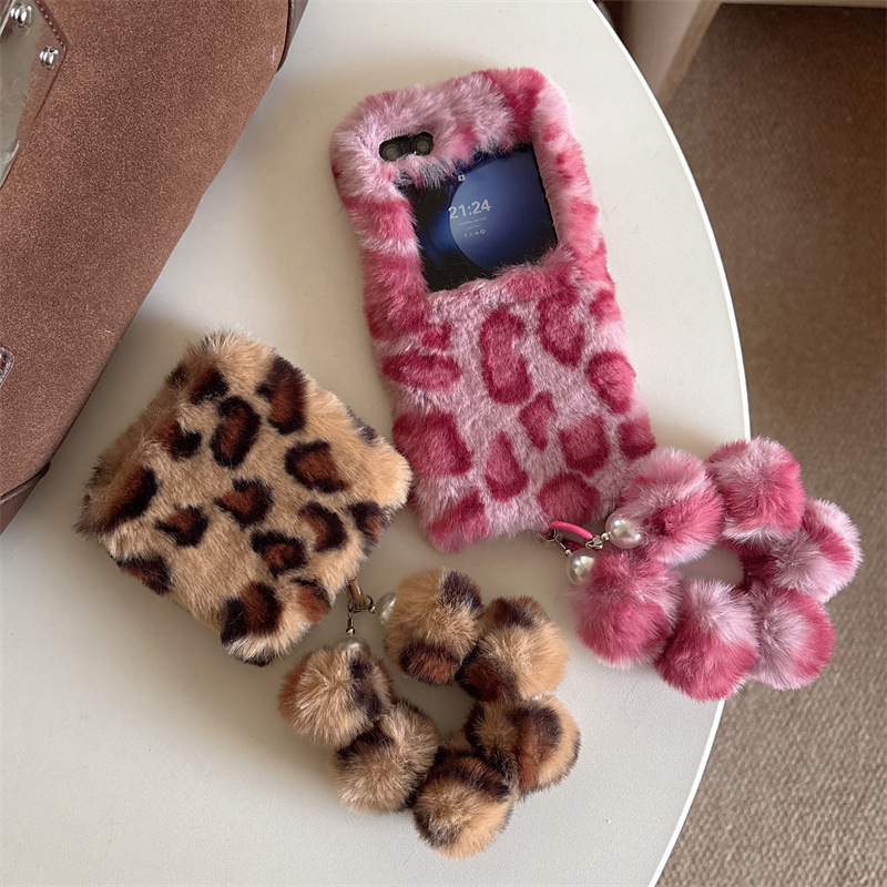 Phone Cases Z Flip 6 - Fashion Leopard Print Fluffy Plush Wrist